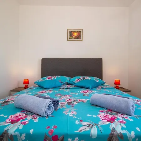 Apartment Jenny With Parking, Wi-fi And Sea View Rabac