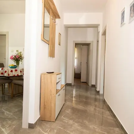 Jenny With Parking, Wi-fi And Sea View Rabac