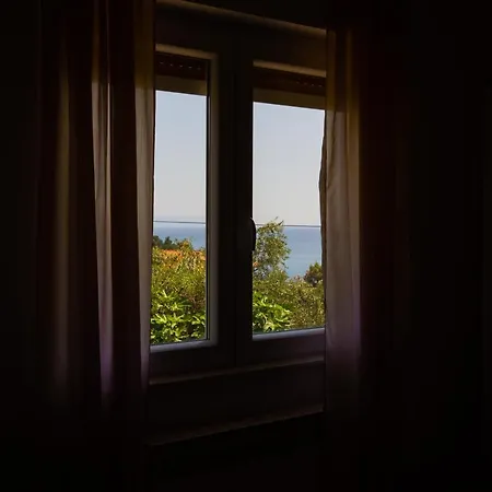 Apartment Jenny With Parking, Wi-fi And Sea View *