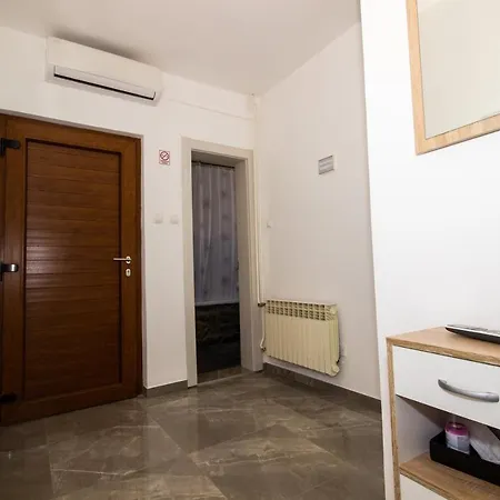 Apartment Jenny With Parking, Wi-fi And Sea View